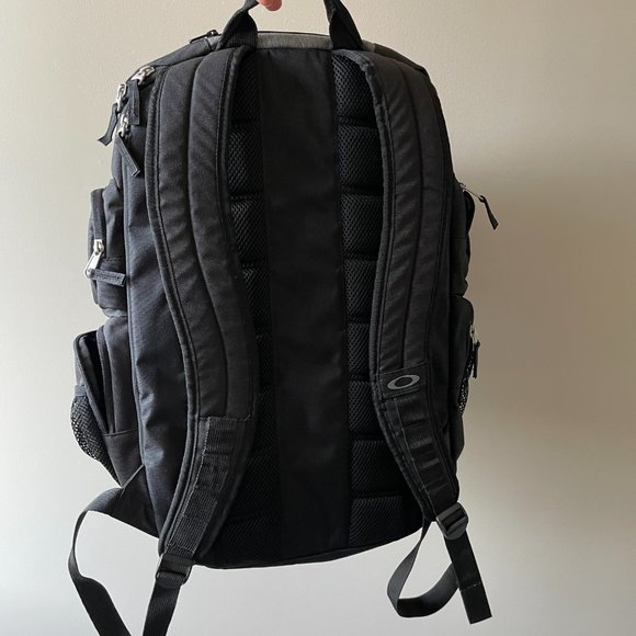 Oakley | Toro Branded Backpack - NWOT - Picture 6 of 11